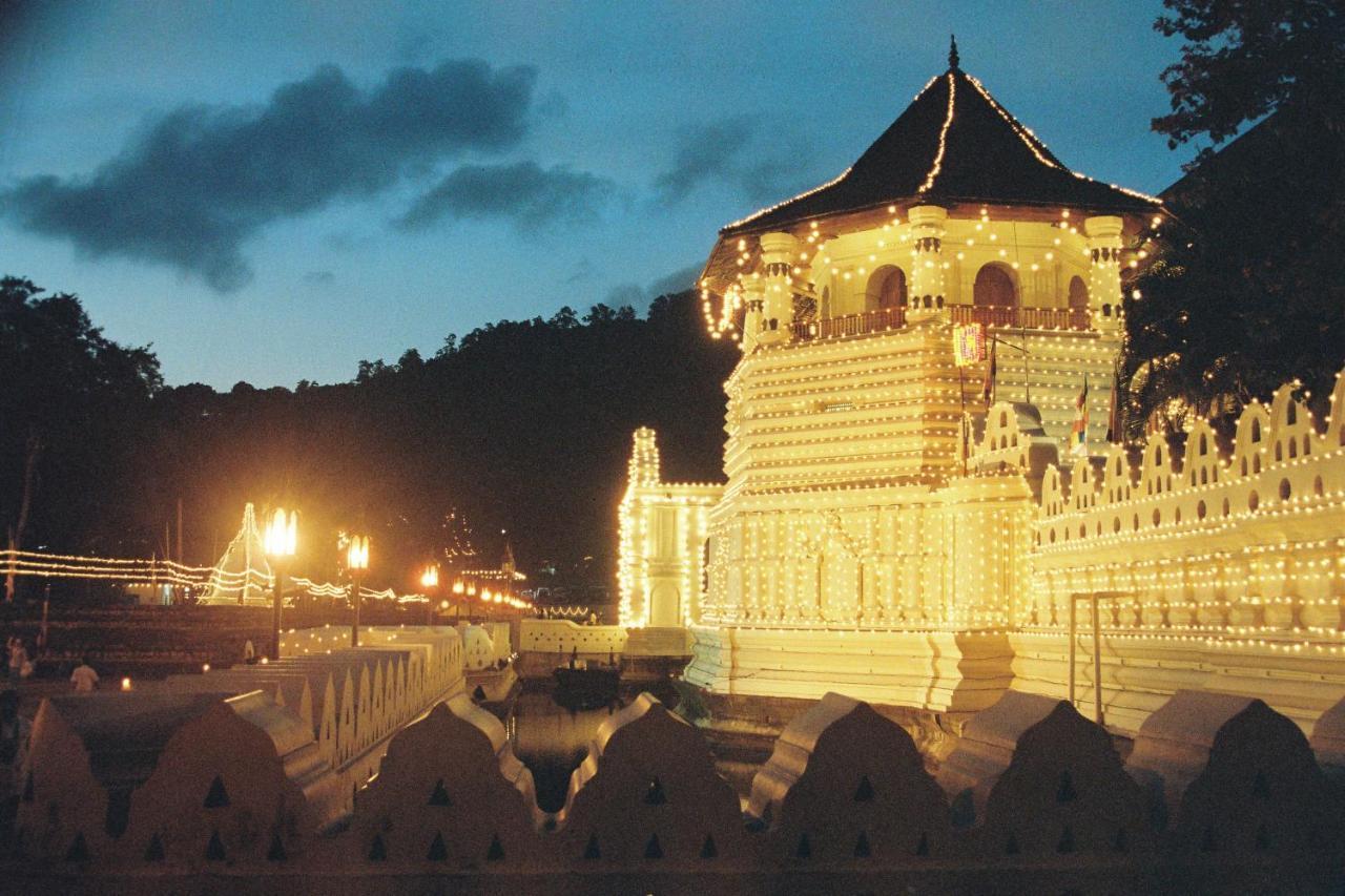Kan̆Du Kandy Luaran gambar